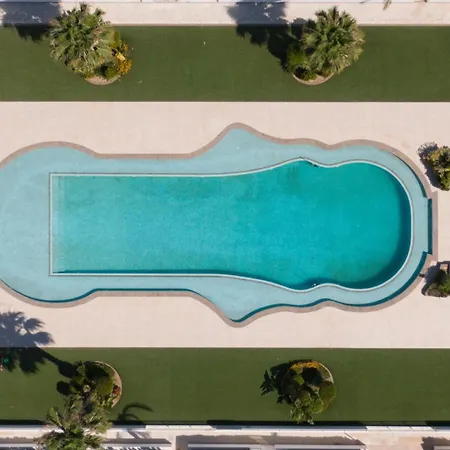 Helgafell Olivos Courtyard Apartment *